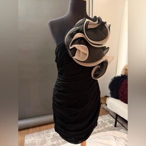 MARCHESA NOTTE‎ EXAGGERATED ROSETTE ONE SHOULDER DRESS- Preowned, mint , sz 10